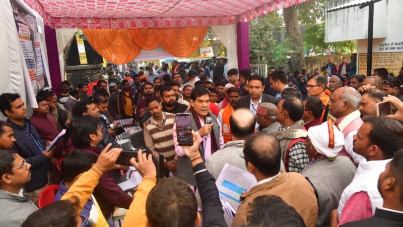 नगर विकास एवं ऊर्जा मंत्री ए. के. शर्मा ने विद्युत उपकेंद्र में लगे बिजली बिल राहत शिविर का किया निरीक्षण