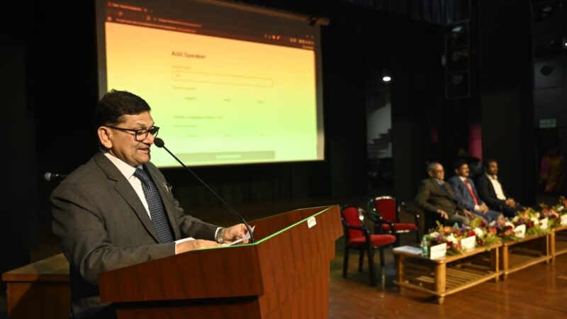 कृषक समूह ने किया भारत कला भवन का अवलोकन, कृषि अनुसंधान फार्म में लिया आधुनिक तकनीकों का प्रशिक्षण