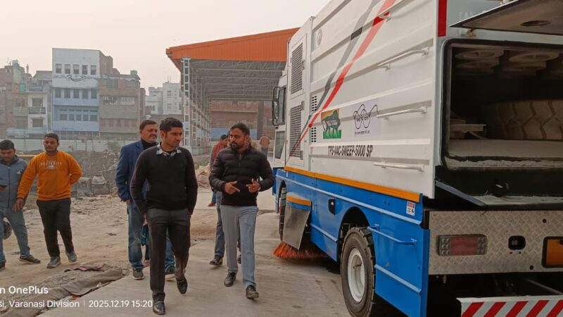 नगर आयुक्त ने कूड़ा डंपिंग प्वाइंट, कूड़ा ट्रांसफर स्टेशन एवं  मलिन बस्ती का किया निरीक्षण