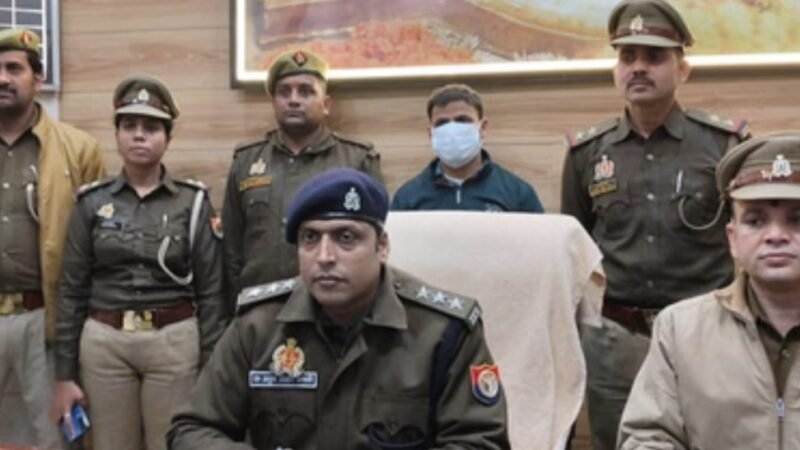 वाराणसी में चोरी के बाद आगजनी का खुलासा: नोट गिनते हुए वीडियो बनाकर फ्लाइंग किस देता आरोपी गिरफ्तार