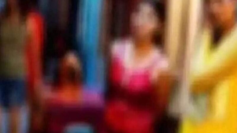 वाराणसी में स्पा सेंटर की आड़ में सेक्स रैकेट का भंडाफोड़, पति-पत्नी समेत 4 गिरफ्तार