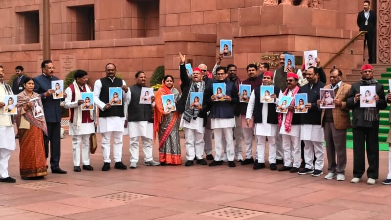 मणिकर्णिका घाट का मुद्दा संसद तक पहुँचा, बजट सत्र में विपक्ष का जोरदार प्रदर्शन