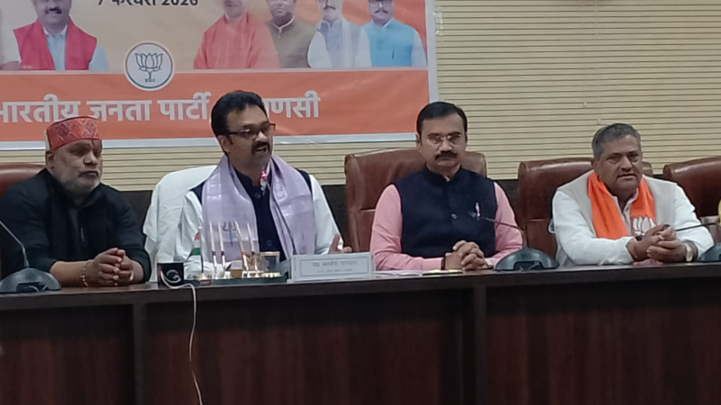 काशी द्वार योजना के विरोध में सर्किट हाउस में हंगामा, केंद्रीय मंत्री कमलेश पासवान की प्रेस कॉन्फ्रेंस बाधित