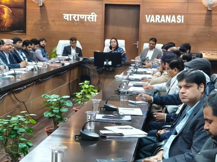 जनगणना–2027 हेतु वाराणसी मंडल की तैयारियों की  समीक्षा, दो चरणों में होगी गणना