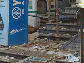 वाराणसी में निर्माणाधीन मकान का बारजा गिरा, एक मजदूर की मौत; दूसरा घायल