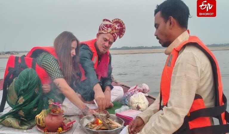 काशी की आध्यात्मिक छटा से प्रभावित मैक्सिको के जोड़े ने गंगा में नाव पर लिए सात फेरे