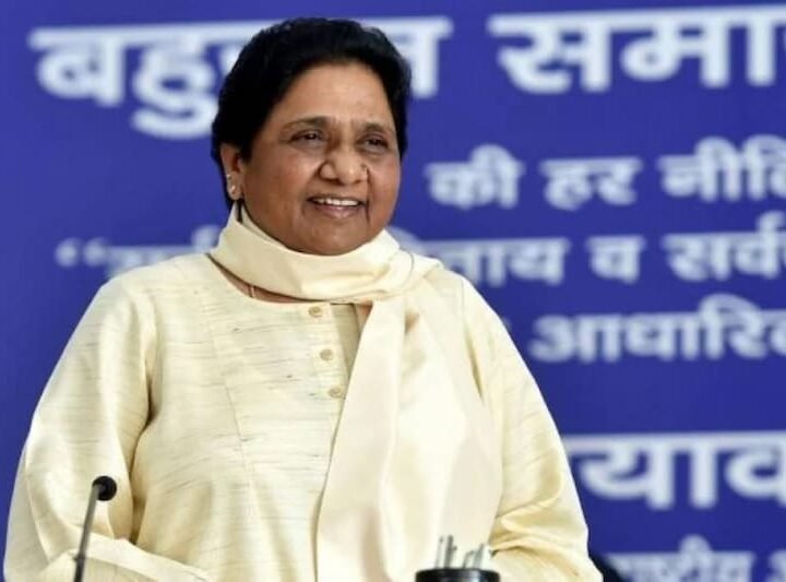 मायावती का सपा-कांग्रेस पर निशाना: ‘वोट के लिए कांशीराम की जयंती मना रहे दलित विरोधी दल’