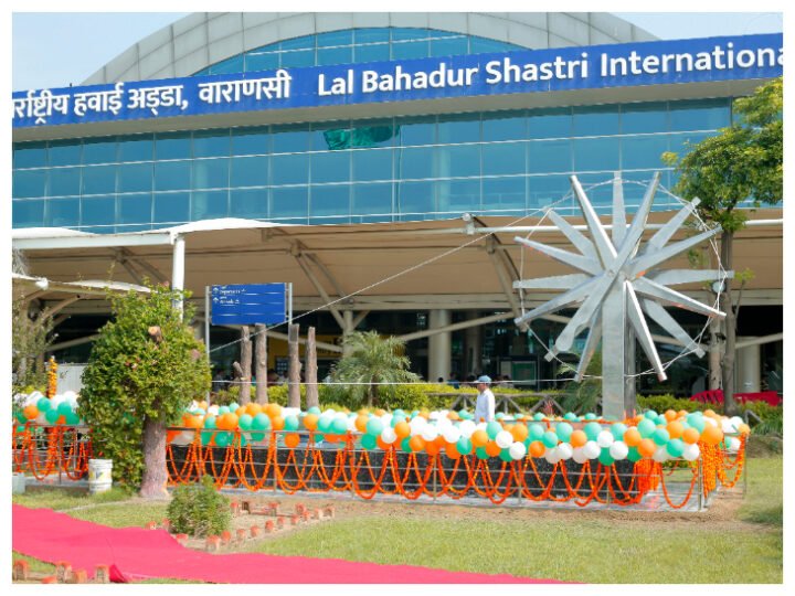 वाराणसी एयरपोर्ट पर वन्यजीव तस्करी का खुलासा: विदेशी यात्री के पास से बारहसिंगा का सींग बरामद