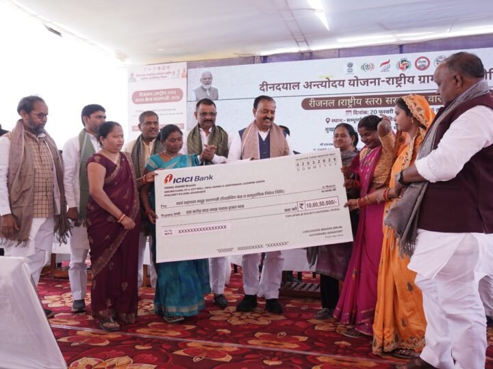 काशी में केशव मौर्य का बयान: “शंकराचार्य का स्थान सर्वोपरि”, गोहत्या आरोपों पर सरकार का बचाव