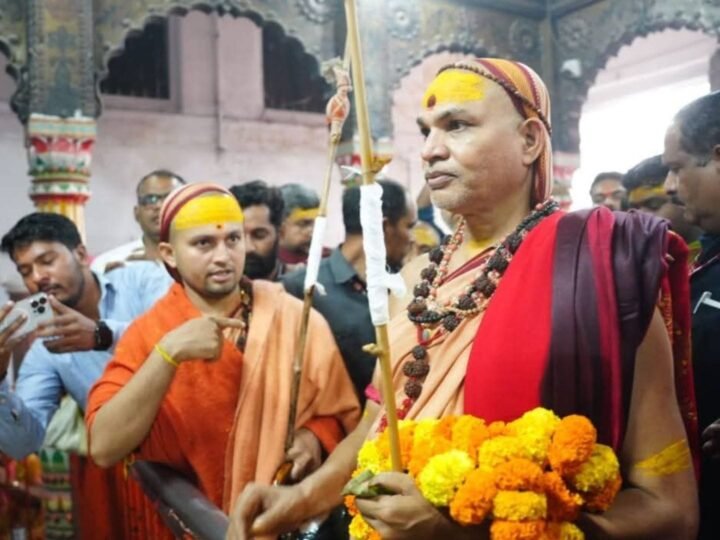 किसी दल का समर्थन करना हिंदू होने की पहचान नहीं: जौनपुर में शंकराचार्य अविमुक्तेश्वरानंद का बयान