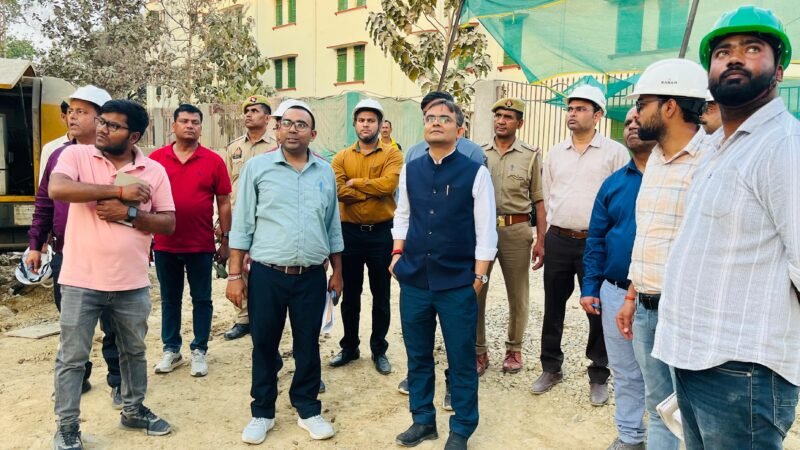 जिलाधिकारी ने निर्माणाधीन परियोजनाओं का किया औचक निरीक्षण