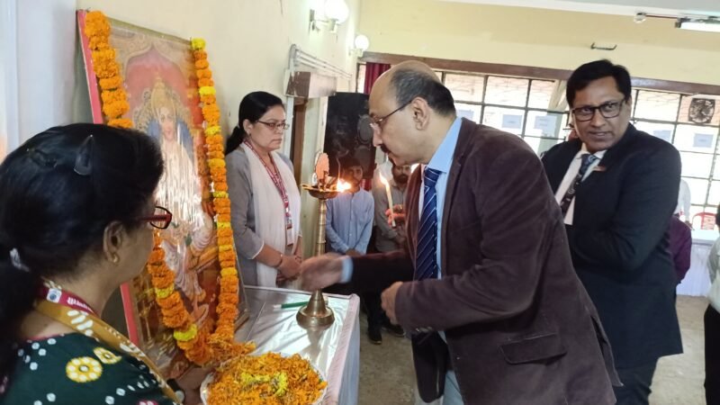 परिवारों को जोड़ने का कार्य कर रही लोक अदालत- जिला जज