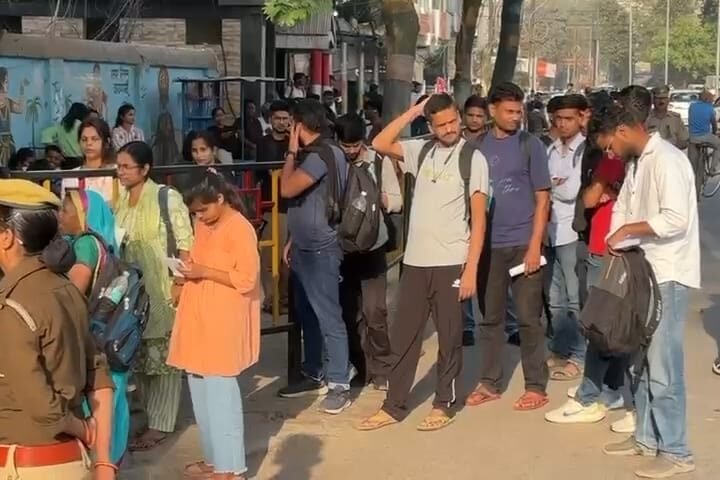 वाराणसी में दरोगा भर्ती परीक्षा का पहला दिन, 38,880 में से केवल 18,947 अभ्यर्थी हुए शामिल