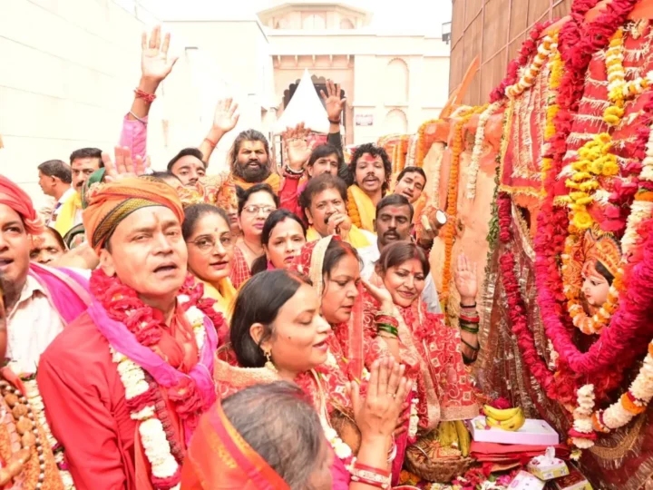 ज्ञानवापी में साल में एक दिन खुला मां श्रृंगार गौरी मंदिर, दर्शन को उमड़ी भारी भीड़