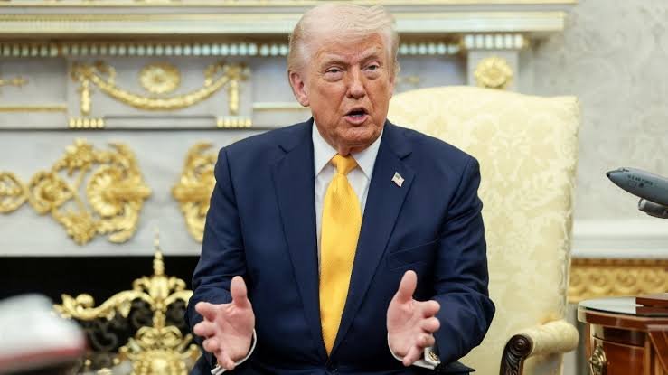 अमेरिका-ईरान तनाव में नरमी के संकेत: ट्रंप ने हमले टालने के दिए आदेश, वार्ता जारी