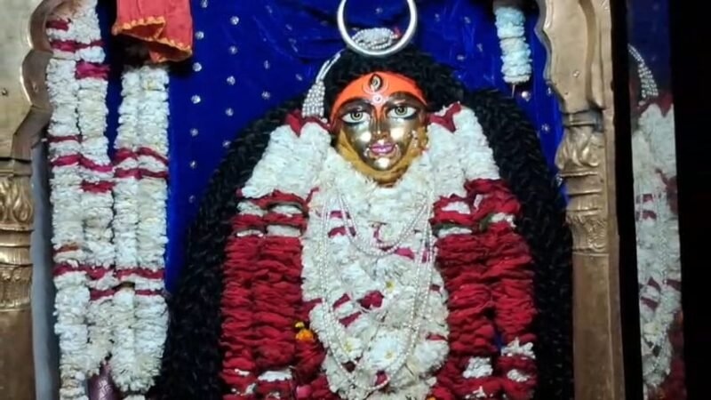 नवरात्रि अष्टमी पर काशी में उमड़ी आस्था: मंगला गौरी मंदिर में श्रद्धालुओं की भारी भीड़