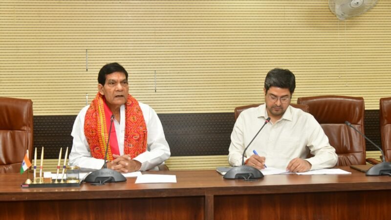 गर्मी में सुचारू बिजली सप्लाई को लेकर ऊर्जा मंत्री सख्त, तैयारियों की गहन समीक्षा