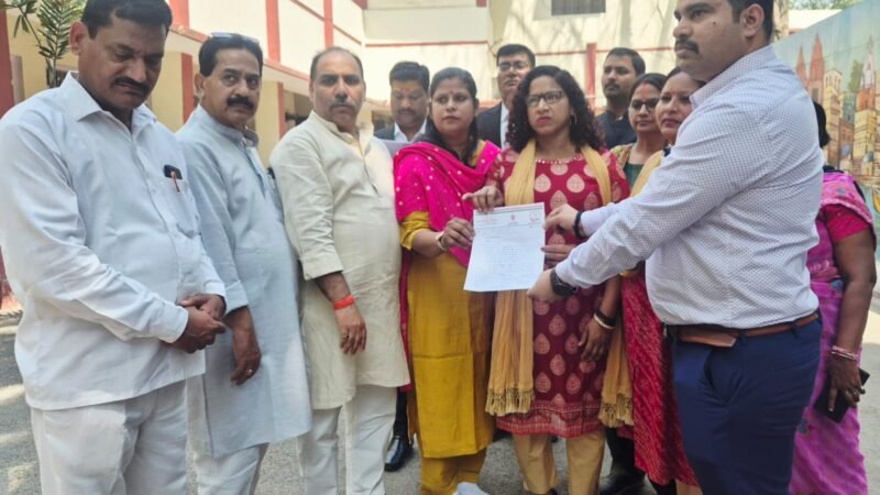 कानपुर घटना के विरोध में वाराणसी में महिला कांग्रेस का प्रदर्शन, दोषियों को फांसी की मांग