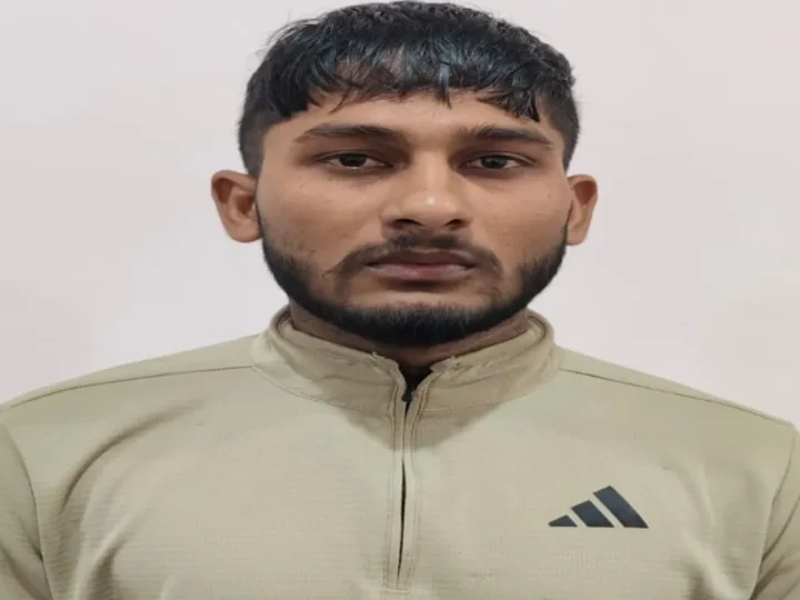 वाराणसी STF की बड़ी कार्रवाई, 50 हजार का इनामी बदमाश दीपक यादव गिरफ्तार