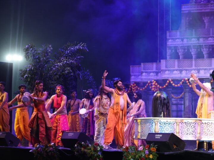 जब मंच पर उतरा सम्राट विक्रमादित्य-वाराणसी में दिखा अद्भुत सांस्कृतिक वैभव