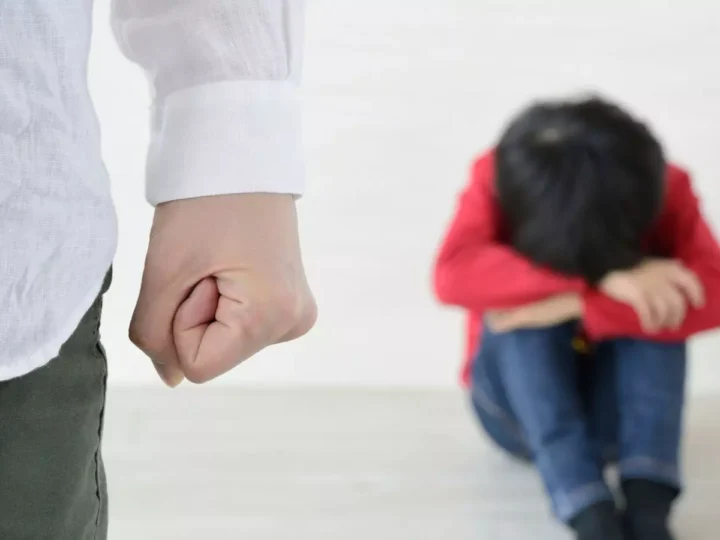 वाराणसी में सेक्स रैकेट का भंडाफोड़: दंपति गिरफ्तार, नाबालिग लड़की को जबरन धंधे में धकेलने का आरोप