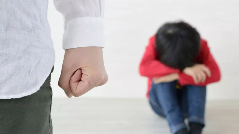 वाराणसी में सेक्स रैकेट का भंडाफोड़: दंपति गिरफ्तार, नाबालिग लड़की को जबरन धंधे में धकेलने का आरोप