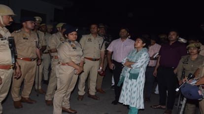 लखीमपुर खीरी में आंबेडकर प्रतिमा टूटने पर बवाल, पथराव-आगजनी, कई वाहन फूंके