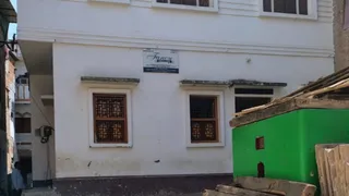 वाराणसी में एटीएस-आईबी की छापेमारी, डॉक्टर के घर जांच; संदिग्ध संपर्कों को लेकर पूछताछ