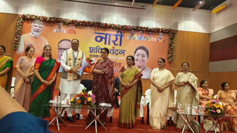 महिलाओं को आत्मनिर्भर बनाने का संकल्प अब जमीन पर उतर रहा है- स्मृति ईरानी