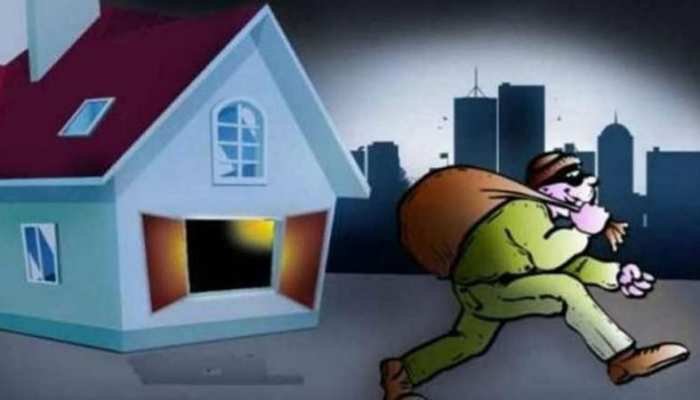 वाराणसी में रिटायर्ड अधिकारी के घर बड़ी चोरी: 8 लाख के गहने-नकदी पार, कॉलोनी में दहशत