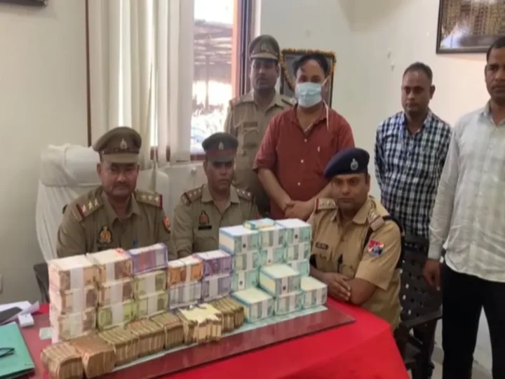 वाराणसी जंक्शन पर 16 लाख नकद के साथ युवक गिरफ्तार, हवाला कनेक्शन की आशंका