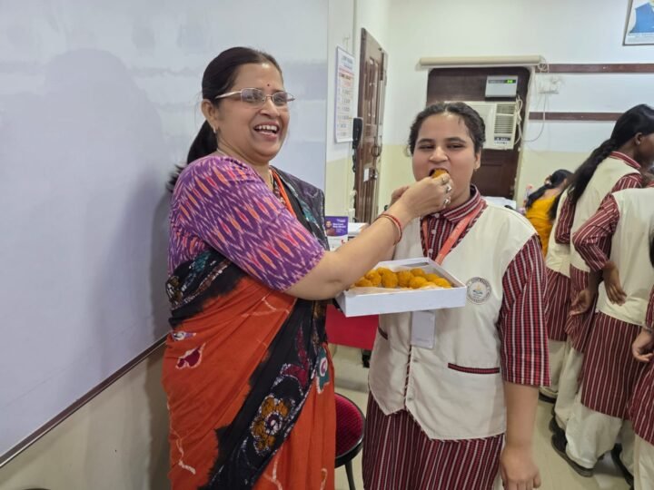 यूपी बोर्ड रिजल्ट: वाराणसी के छात्रों का जलवा, हाईस्कूल में सूर्यदीप और इंटर में साक्षी बनीं जिला टॉपर