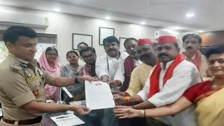 गाजीपुर कांड पर सपा का प्रदर्शन: एडीजी से मिलकर सौंपा ज्ञापन, निष्पक्ष जांच और दोषियों पर कार्रवाई की मांग