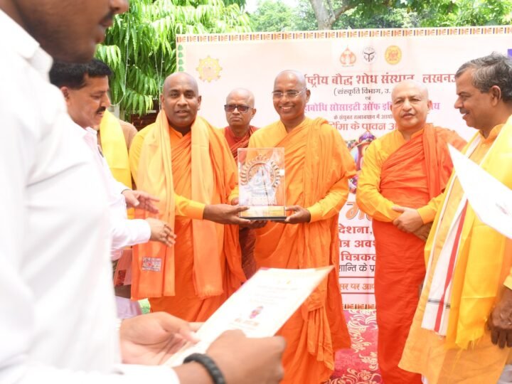 बुद्ध का संदेश दुनिया को दिखा रहा शांति और करुणा का रास्ता: जयवीर सिंह