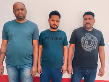 वाराणसी STF का बड़ा एक्शन: झारखंड बैंक डकैती के 3 आरोपी गिरफ्तार, लाखों की नकदी और सोना बरामद