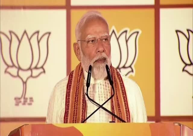 BJP मुख्यालय पहुंचे पीएम मोदी, बोले—“आज लोकतंत्र और संविधान की जीत का दिन”