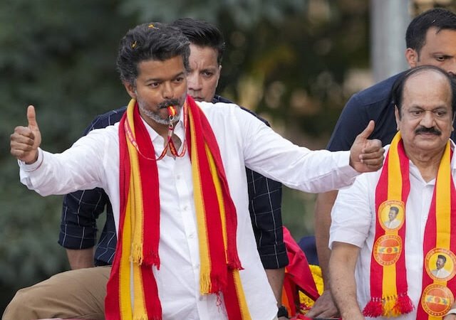 तमिलनाडु में बड़ा उलटफेर: विजय की TVK बनी सबसे बड़ी पार्टी, स्टालिन हारे चुनाव