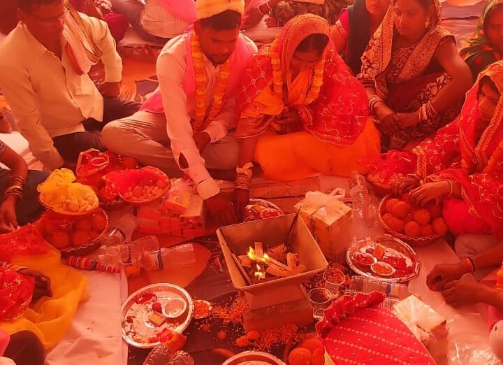 वैदिक मंत्रोच्चारण, सामाजिक रीति रिवाज के साथ 183 जोड़ों का हुआ सामूहिक विवाह सम्पन्न