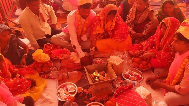वैदिक मंत्रोच्चारण, सामाजिक रीति रिवाज के साथ 183 जोड़ों का हुआ सामूहिक विवाह सम्पन्न