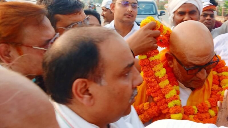 स्वस्थ होकर काशी लौटे अजय राय, पिंडरा में कांग्रेस कार्यकर्ताओं ने किया भव्य स्वागत
