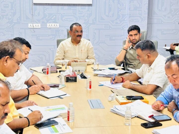 15 दिनों में गली पिट की मरम्मत और सफाई का अल्टीमेटम, लापरवाही पर नपेंगे अफसर