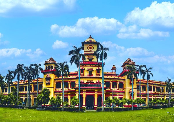 IIT-BHU की अनोखी पहल: छात्रावासों का बचा भोजन अब जरूरतमंदों और पशुओं के काम आएगा