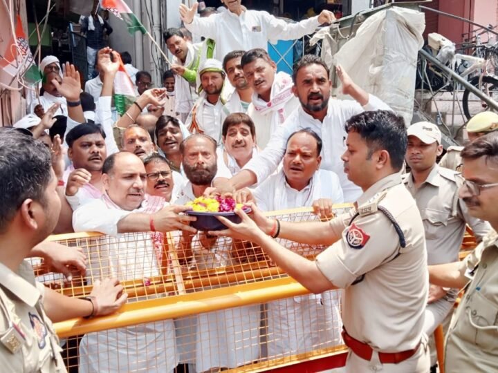 लोकमाता अहिल्याबाई होलकर की 301वीं जयंती पर कांग्रेस की श्रद्धांजलि सभा, प्रतिमा पर माल्यार्पण से रोके जाने पर जताया विरोध