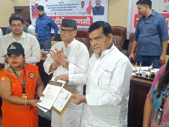 प्रशिक्षित सोलर दीदियों का आगाज, ऊर्जा मंत्री ने सौंपा जॉब लेटर