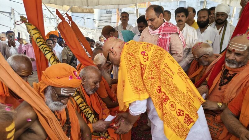 सोमवती अमावस्या पर अजय राय ने शुरू की पंचक्रोशी यात्रा, काल भैरव और बाबा विश्वनाथ से लिया आशीर्वाद