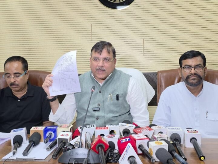 राम के नाम पर चंदे की चोरी और जमीन घोटाला करने वालों को तुरंत गिरफ्तार किया जाए : संजय सिंह