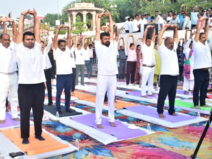 नमो घाट पर अंतर्राष्ट्रीय योग सप्ताह कार्यक्रम का शुभारंभ
