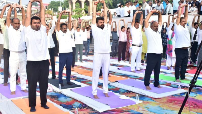 नमो घाट पर अंतर्राष्ट्रीय योग सप्ताह कार्यक्रम का शुभारंभ