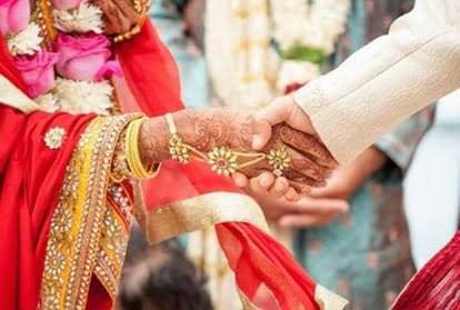 वाराणसी में शादी समारोह के दौरान खूनी बवाल, मारपीट में पड़ोसी की मौत, दूल्हा-दुल्हन पुलिस हिरासत में