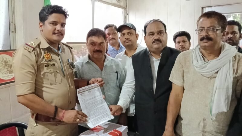 निशिकांत दुबे पर एफआईआर की मांग, कार्रवाई न होने पर आंदोलन की चेतावनी